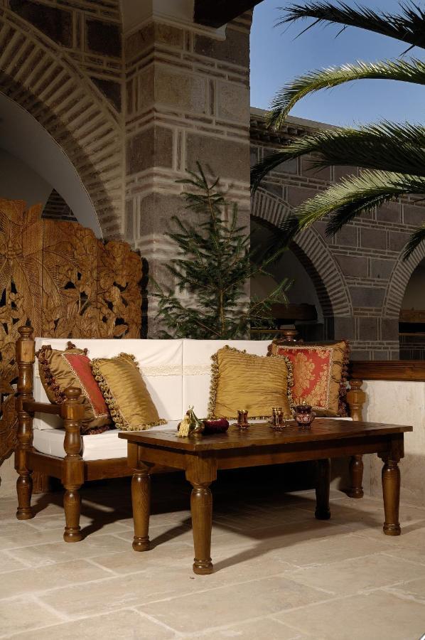 Cesme Kanuni Kervansaray Historical Hotel Zewnętrze zdjęcie